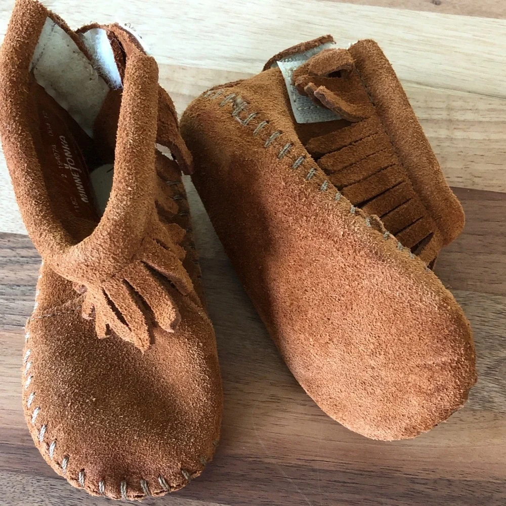 Minnetonka Kids Suede Fringe Moccasins - Chestnut